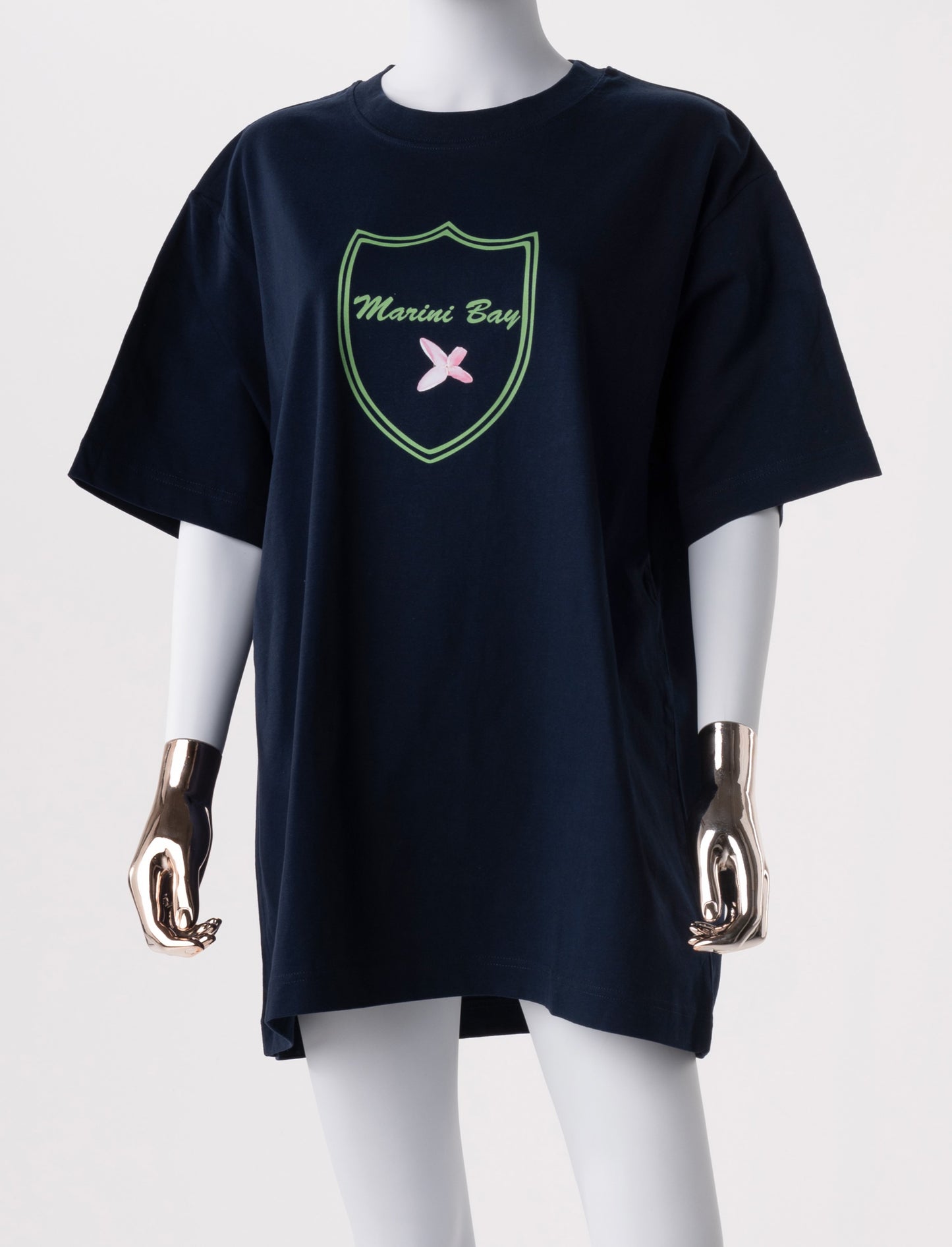 Tee-shirt style oversize bleu nuit- Insigne vert fluo